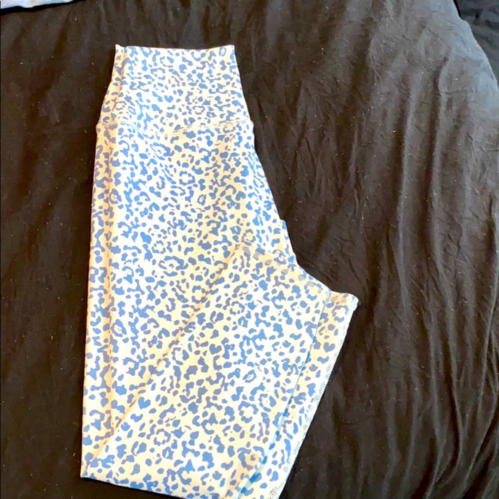 Leopard print leggings